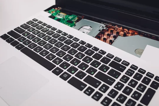 Замена клавиатуры на ноутбуке в Самаре