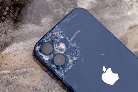 Замена задней крышки на iPhone в Самаре